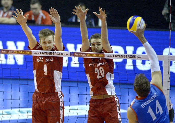 Serbowie pokonani. Kurek bohaterem. Polscy siatkarze biżej awansu