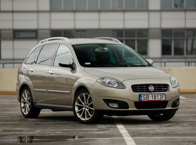 Croma to powrót Fiata do ligi passata i mondeo, w której notabene nigdy nie udało się zabłysnąć producentowi znanemu z fenomenalnych aut miejskich. Niestety i w tym przypadku włoska koncepcja limuzyny nie przypadła do gustu klientom. Sprawdzamy, w czym tkwi problem...