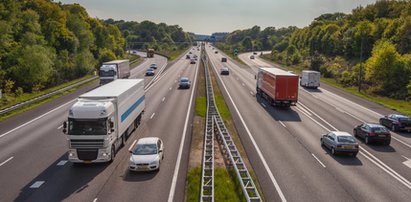 Ile zarabiają kierowcy autobusów i ciężarówek?