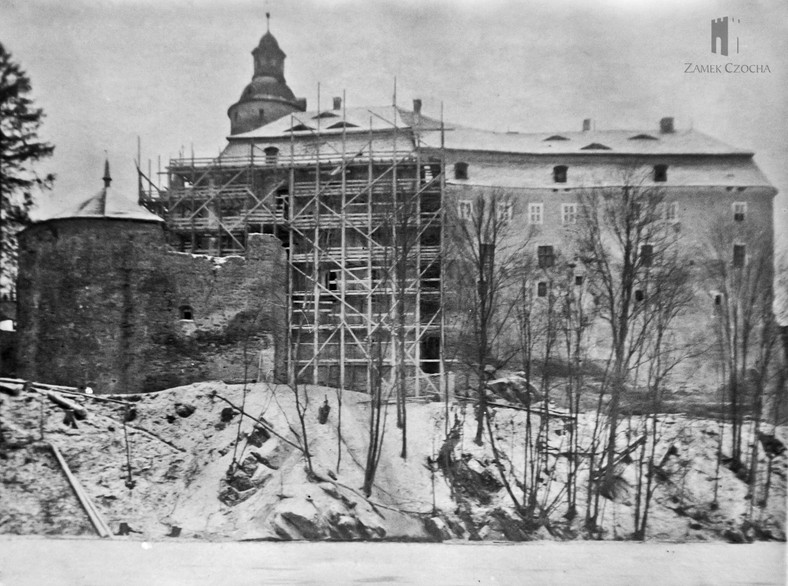 Przebudowa zamku Czocha za czasów Gütschowa. Całość prac kosztowała 4 mln marek.
