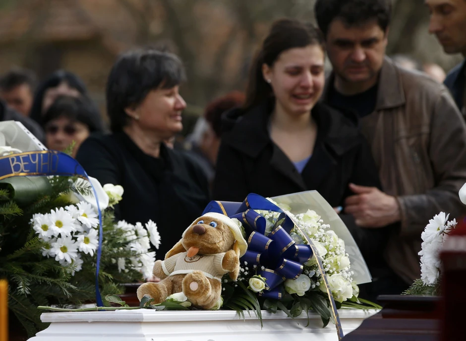 „Što mladost da odnese“: Sahrana Despotovića