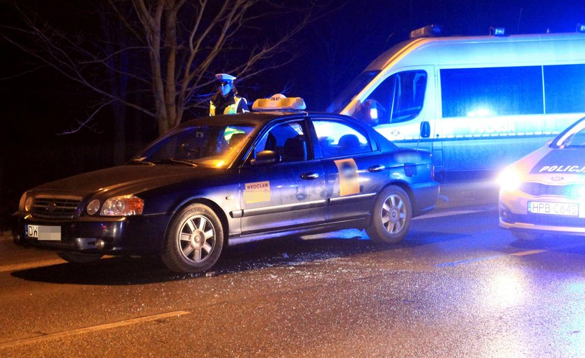 Taksówkarz zaatakował policjantów