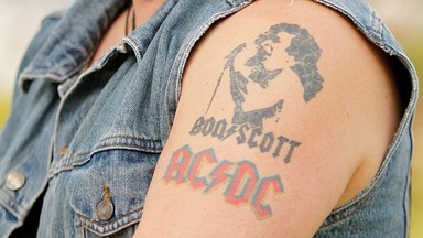 Żył szybko, umarł młodo. Bon Scott, były wokalista AC/DC, skończyłby dziś 70 lat