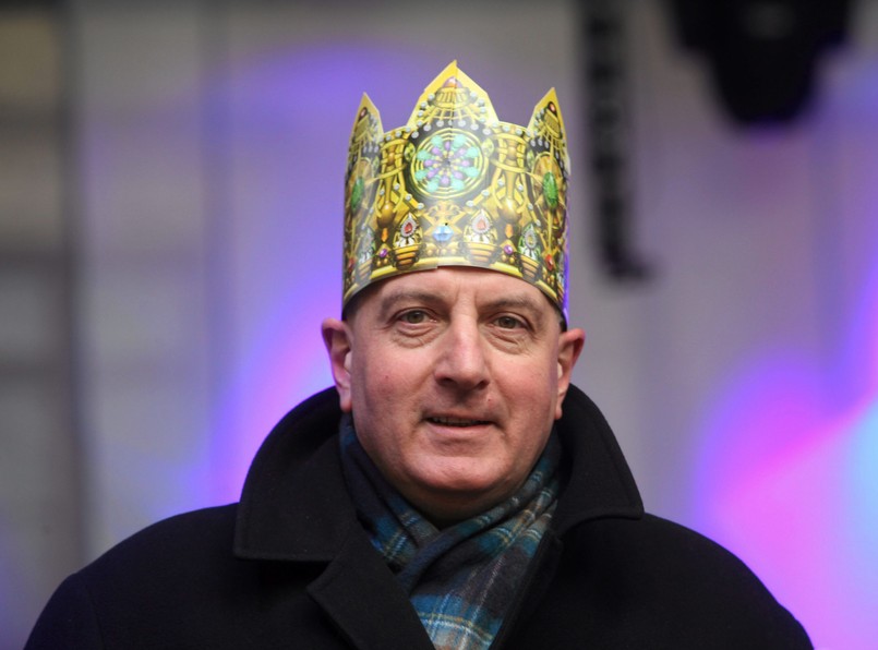 PIĄTE MIEJSCE: Rafał Dutkiewicz wpisał do oświadczenia majątkowego za 2014 rok 182 tysiące złotych zarobków, z czego 990 złotych to jego dochód z... gospodarstwa rolnego - zauważa "Rzeczpospolita".