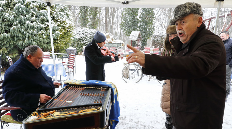 Korábbi nyerteseink
remekül mulattak a 
wellnesstoron / Fotó: Fuszek Gábor