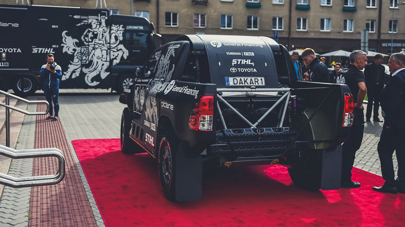 Toyota Hilux Black Hawk V litewsko-polskiego teamu Pitlane przygotowana na Rajd Dakar