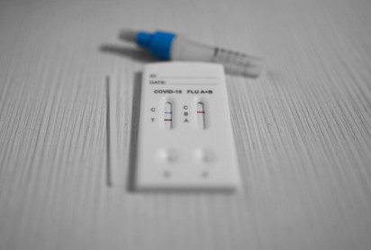 Koronavírus: így működik az otthoni Covid gyorsteszt