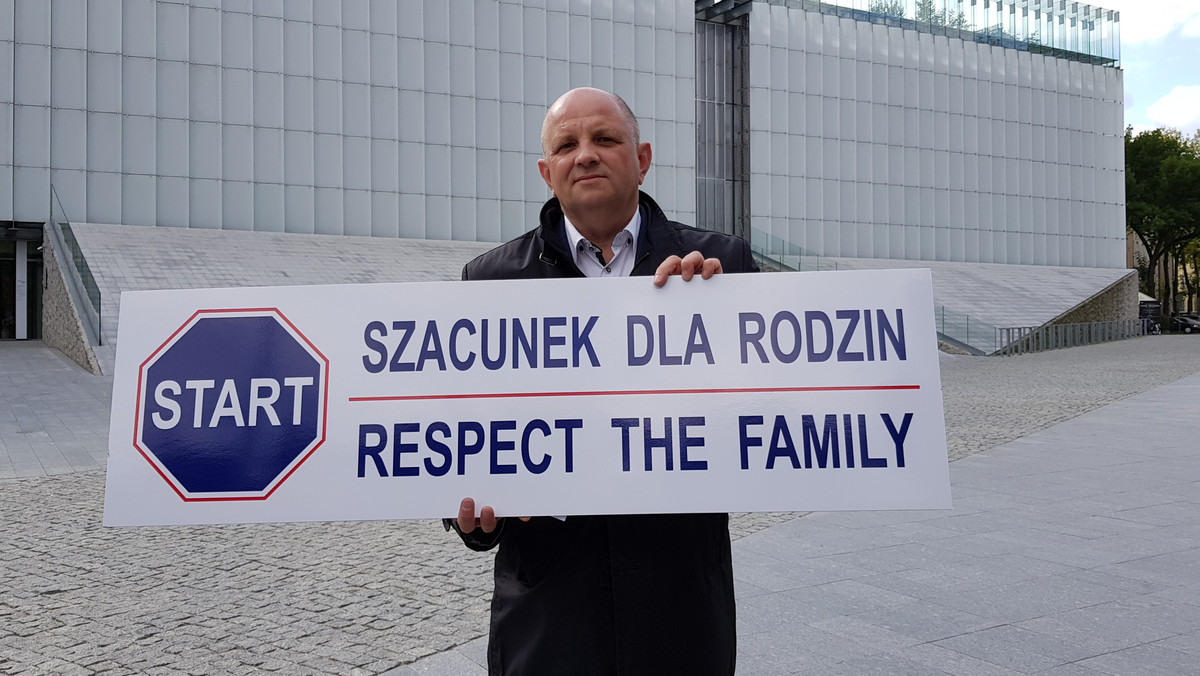 Doradca Czarnka dostał 6 tys. zł za walkę z LGBT. Nie wykazał ich w oświadczeniu 