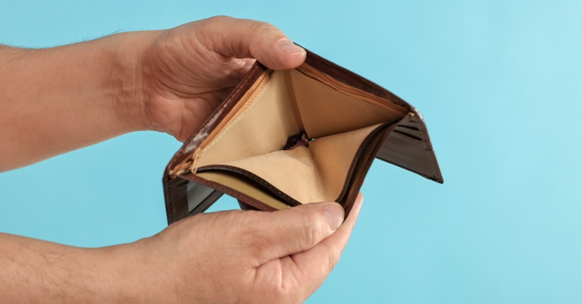 Sytuacja materialna Polaków w 2025 r. Przeważają pesymiści [SONDAŻ]