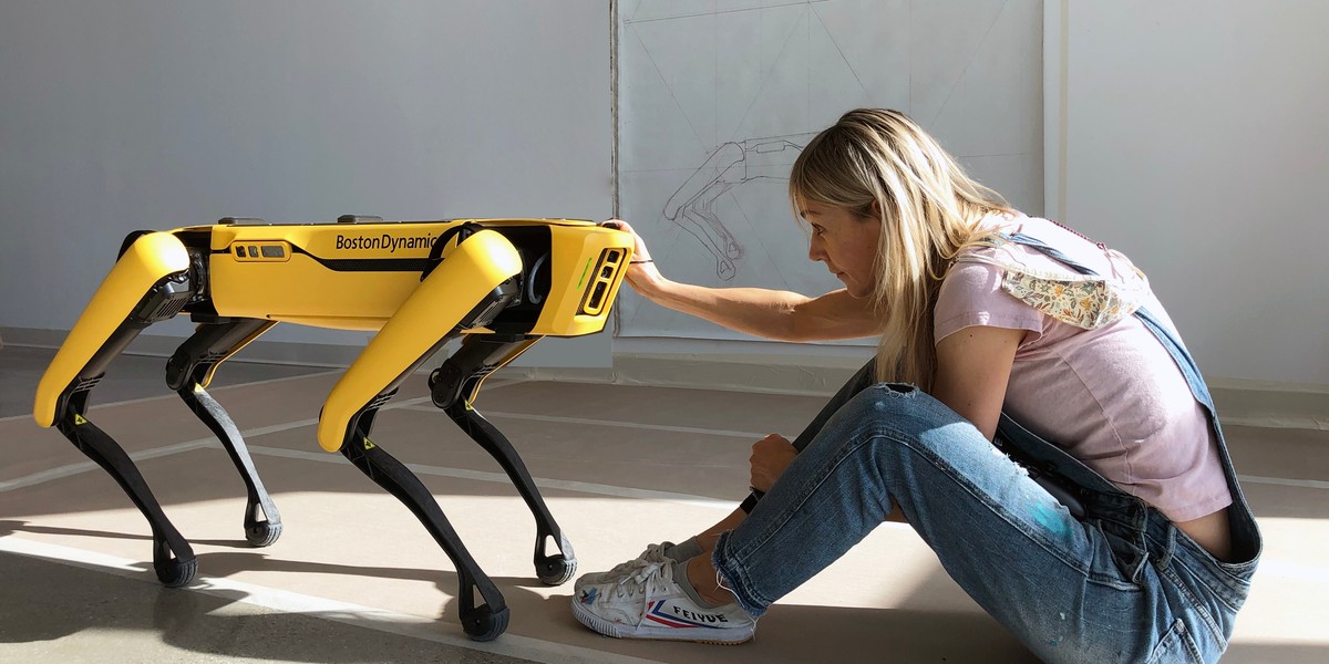 Spot z Boston Dynamics, który jest najsprawniejszym robotem na świecie, ma szczególne miejsce w moim sercu – mówi w rozmowie z Business Insider Polska Agnieszka Pilat, artysta-rezydent w Boston Dynamics.