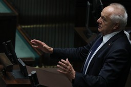 Stefan Niesiołowski stawił się w prokuraturze. Usłyszał zarzuty