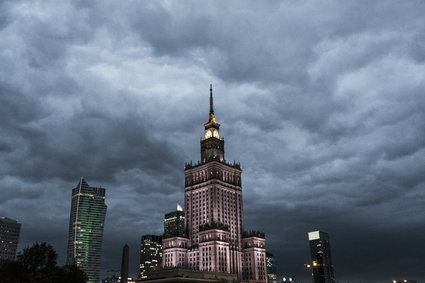 Nad złotym zbierają się ciemne chmury. Wszystko przez bankową bombę