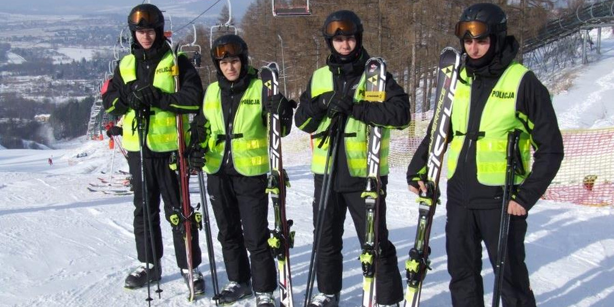 Policyjne patrole na narciarskim stoku w Przemyślu