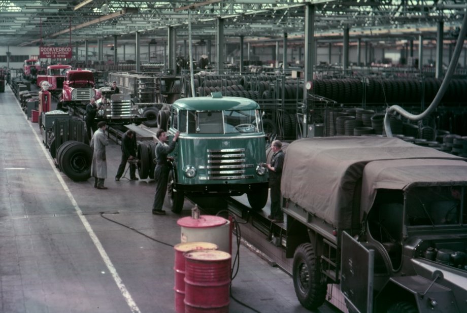 W 1950 r. powstała fabryka pojazdów ciężarowych DAF w Eindhoven.  