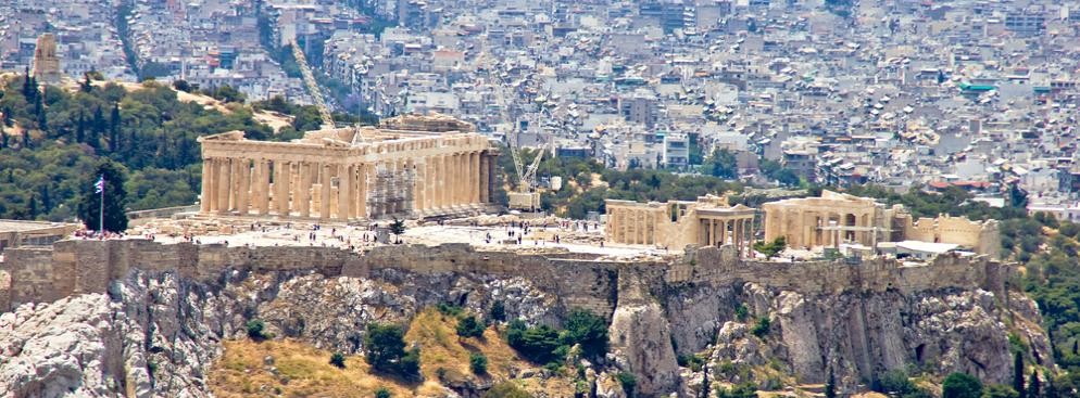 2. miejsce: Akropol - to położone w Atenach wapienne wzgórze o wysokości względnej 90 m (157 m n.p.m.). Był ufortyfikowanym wzgórzem, na którym już w czasach mykeńskich zbudowano cytadelę. W okresie późniejszym Akropol stał się miejscem kultu. Na akropolu stały m.in.: Partenon, Erechtejon, Świątynia Ateny oraz Propyleje.