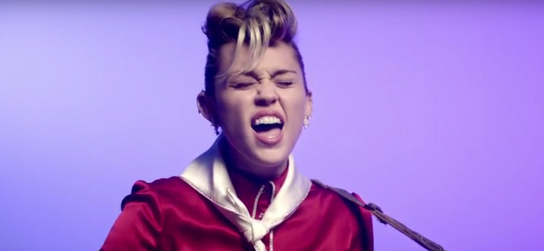 Miley Cyrus przedstawia TELEDYSK do tytułowego nagrania z płyty "Younger Now"