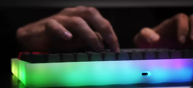 Marsback M1 to klawiatura mechaniczna z podświetleniem RGB, którą można personalizować