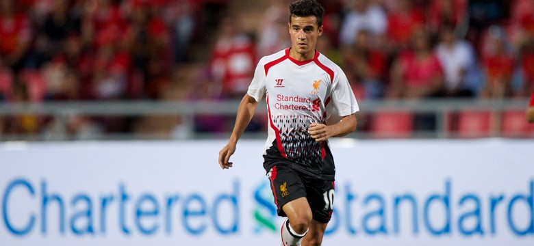 Kibice Liverpoolu obrzucili kamieniami samochód swojego piłkarza, bo chce odejść do innego klubu [WIDEO]