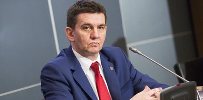 Maile byłego szefa służby polskiego wywiadu na sprzedaż? Hakerzy przedstawili zaskakującą ofertę