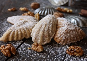 Starinski recept za šapice: Kolač pun oraha koji osvaja na prvi zalogaj i vraća u detinjstvo