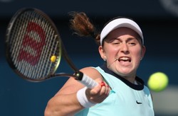 Ostapenko w Dubaju najpierw odprawiła Świątek, potem Kvitovą