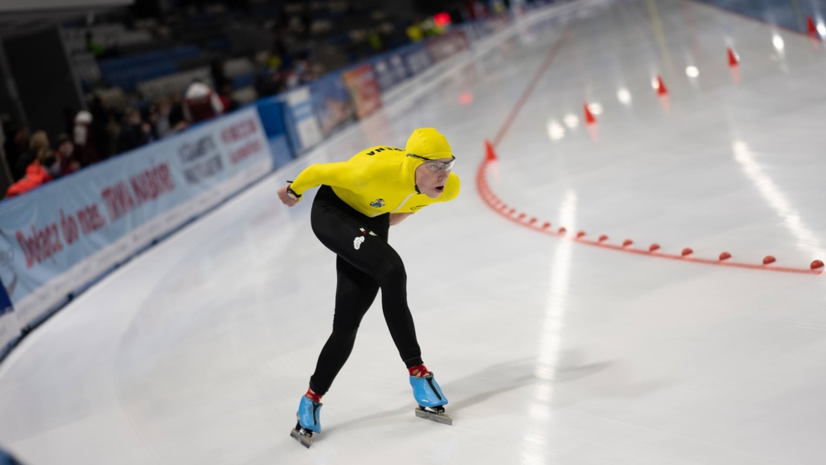 25-letni Norbert Piekielny pokonał 37 km na torze łyżwiarskim w Tomaszowie Mazowieckim w ciągu godziny. Tym samym panczenista ustanowił nowy rekord Polski, poprawiając wynik Bogdana Taraszkiewicza z 1985 roku. Wyczyn jest tym większy, że nowy rekordzista po raz pierwszy "panczeny" założył na nogi niewiele ponad rok temu.