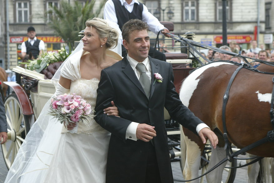 Ślub Małgorzaty Glinki i Roberto Mogentale w Wadowicach. Rok 2004. 