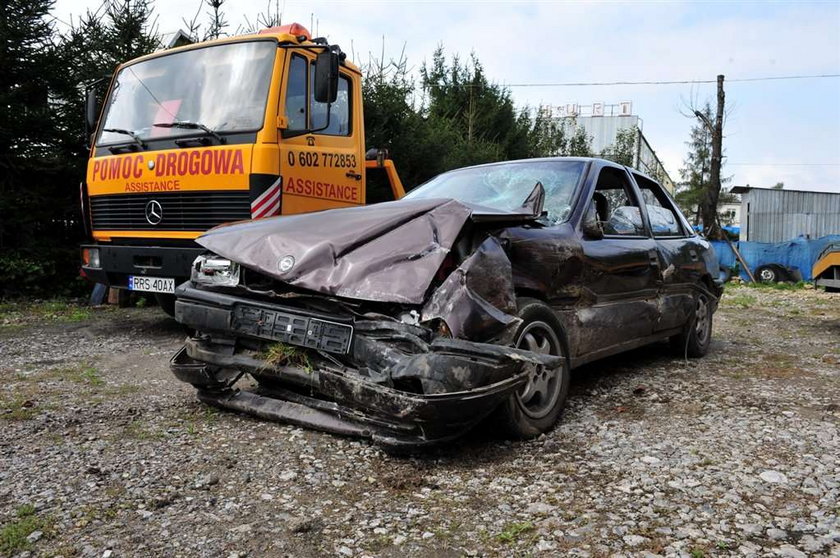 11 rannych. Auto rozjechało ludzi przed Kościołem!