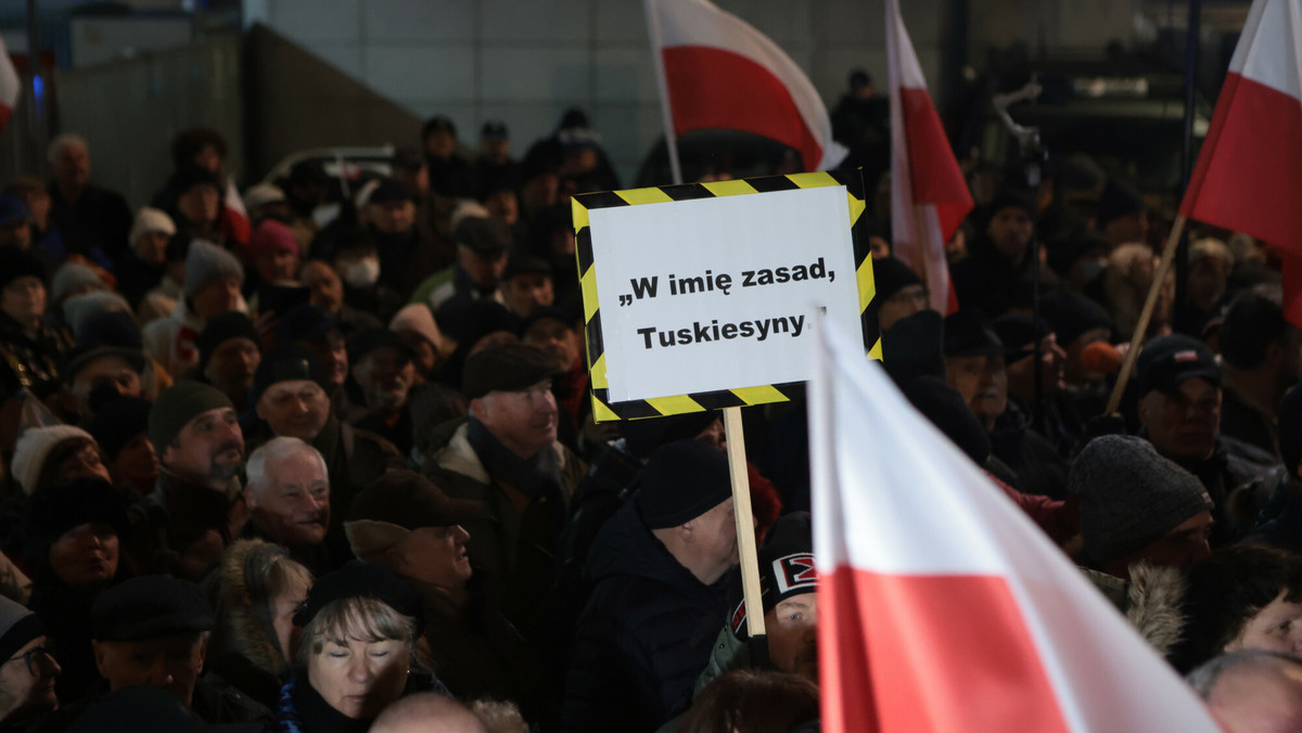 Demonstracja przeciwko zmianom w TVP