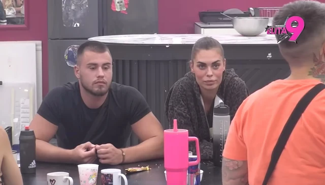 Sve više kipti od besa: Viktoru pun kofer Mininih gluposti, ne može da veruje da ga upoređuje s Mensurom!