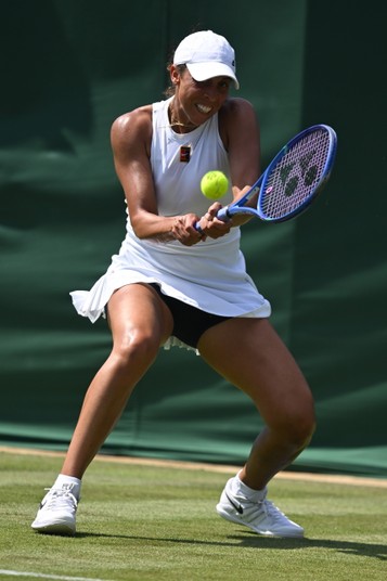 I wtedy weszły one, całe na biało. Najlepsze tenisistki grają na Wimbledonie [FOTO]