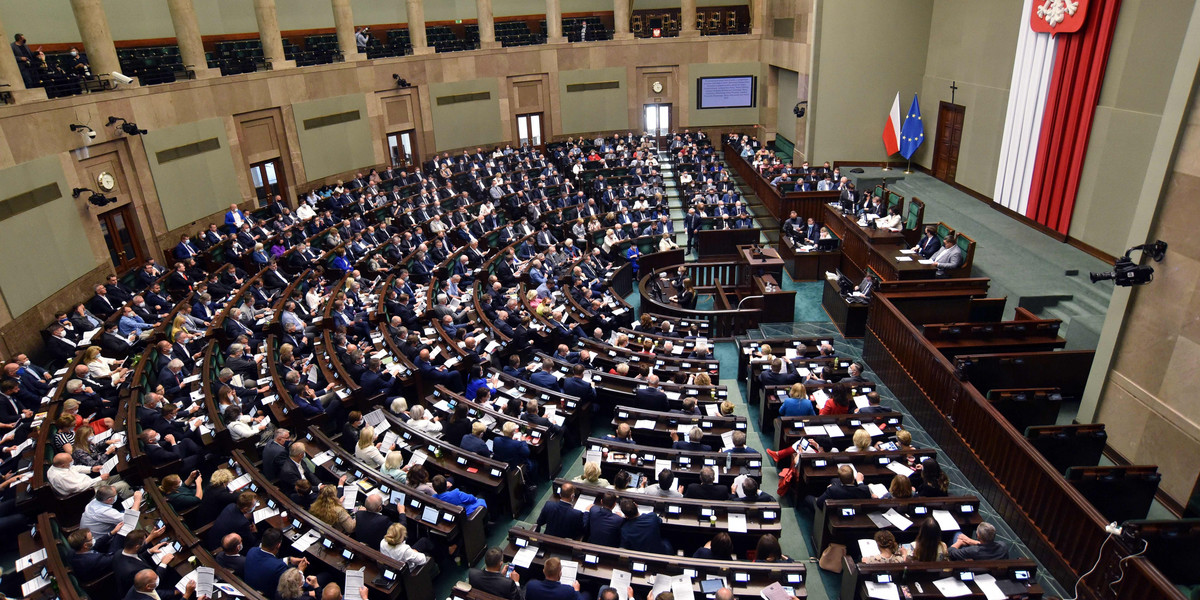 Sejm zdecydował o Polskim Ładzie. Od stycznia podatników czeka rewolucja. 
