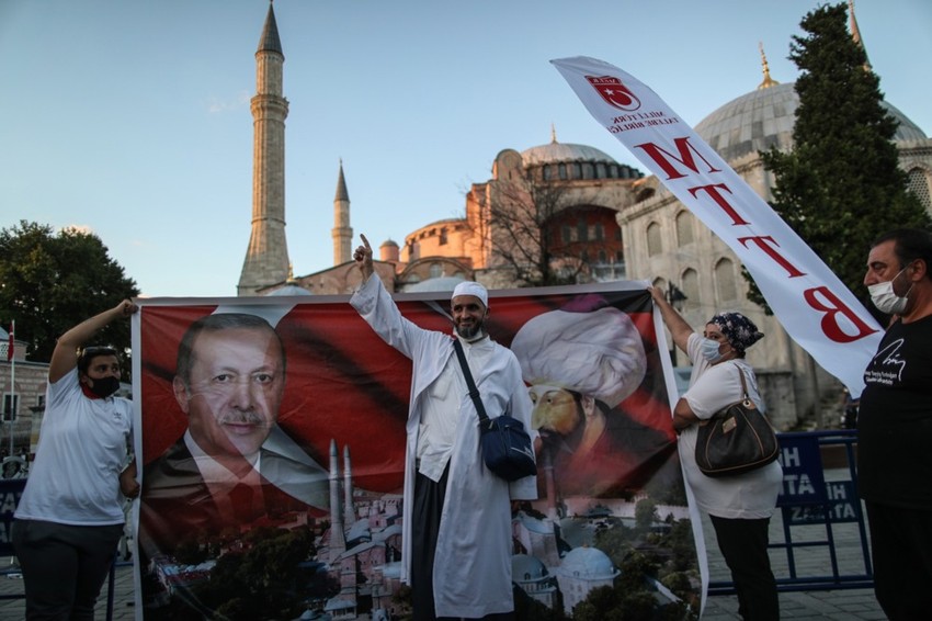Erdoganove pristalice slave odluku da se Aja Sofija pretvori u džamiju u Istanbulu 10. jula 2020.