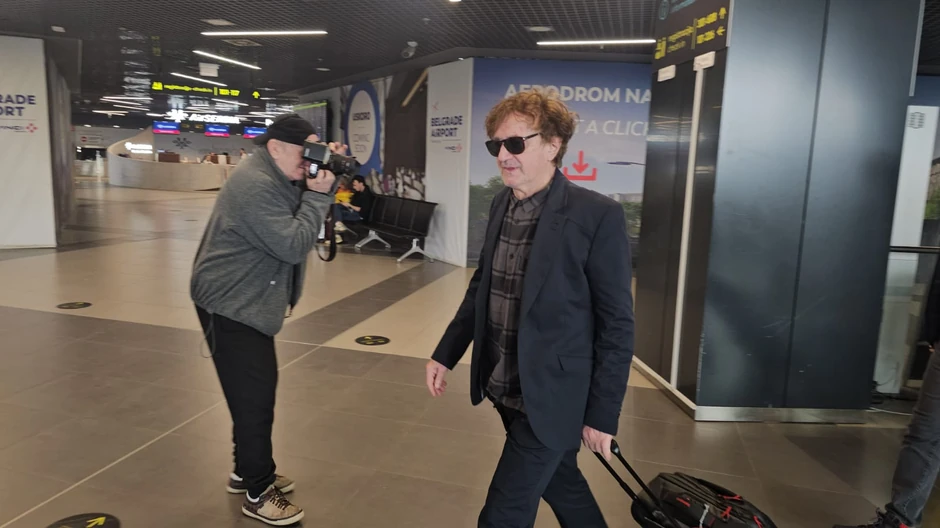 Goran Bregović, aerodrom