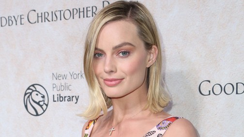 Margot Robbie a legbájosabb ruhában, amit láttál