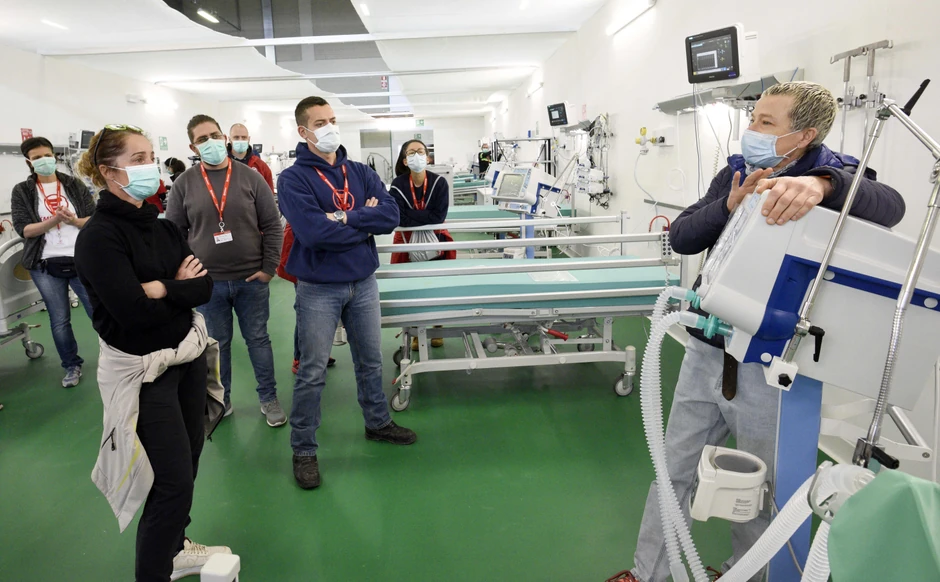 Volonteri u poljskoj bolnici u Bergamu