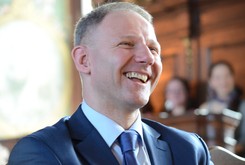 Pijany europoseł Protasiewicz znieważył obsługę lotniska? Krzyczał 'Heil Hitler'?