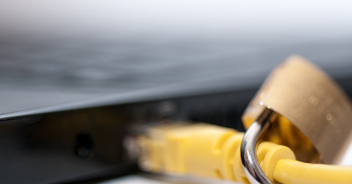 Blokowanie treści w internecie? Gawkowski odpiera zarzuty o cenzurę sieci