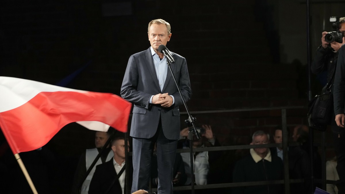 Donald Tusk podczas prounijnej manifestacji