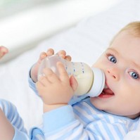 Valóban okozhat szervkárosodást, ha a babatápszert túlhigítom? Az orvos válaszol