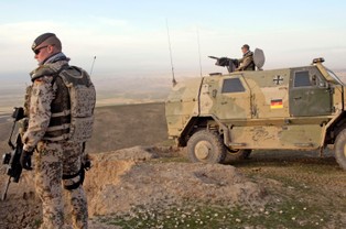 Miały być intratne kontrakty, jest lepszy sprzęt. Co nam zostanie po Afganistanie?