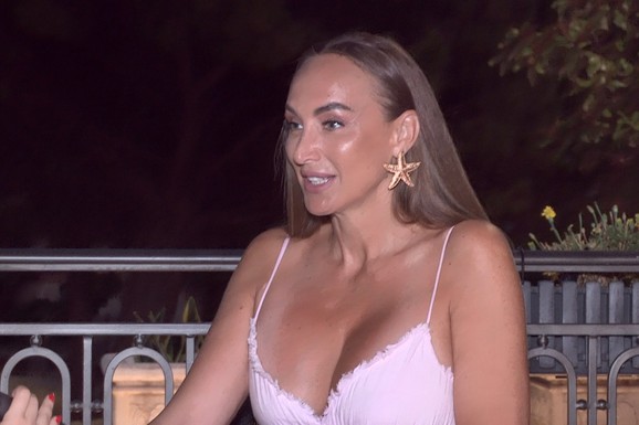 "OD KADA SAM POSTALA MAJKA NE IZLAZIM" Goga Sekulić će ovog leta ipak pogaziti reč, a evo i zašto:"Ne mešam posao i zadovoljstvo"