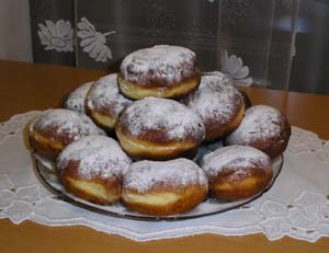 Ekspresowe pączki z serkiem homogenizowanym