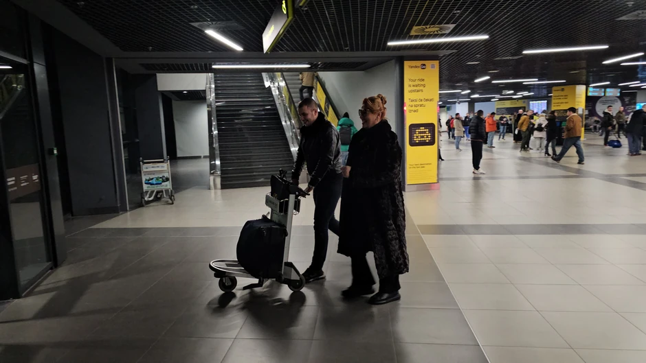 Sin došao po Ćanu na aerodrom