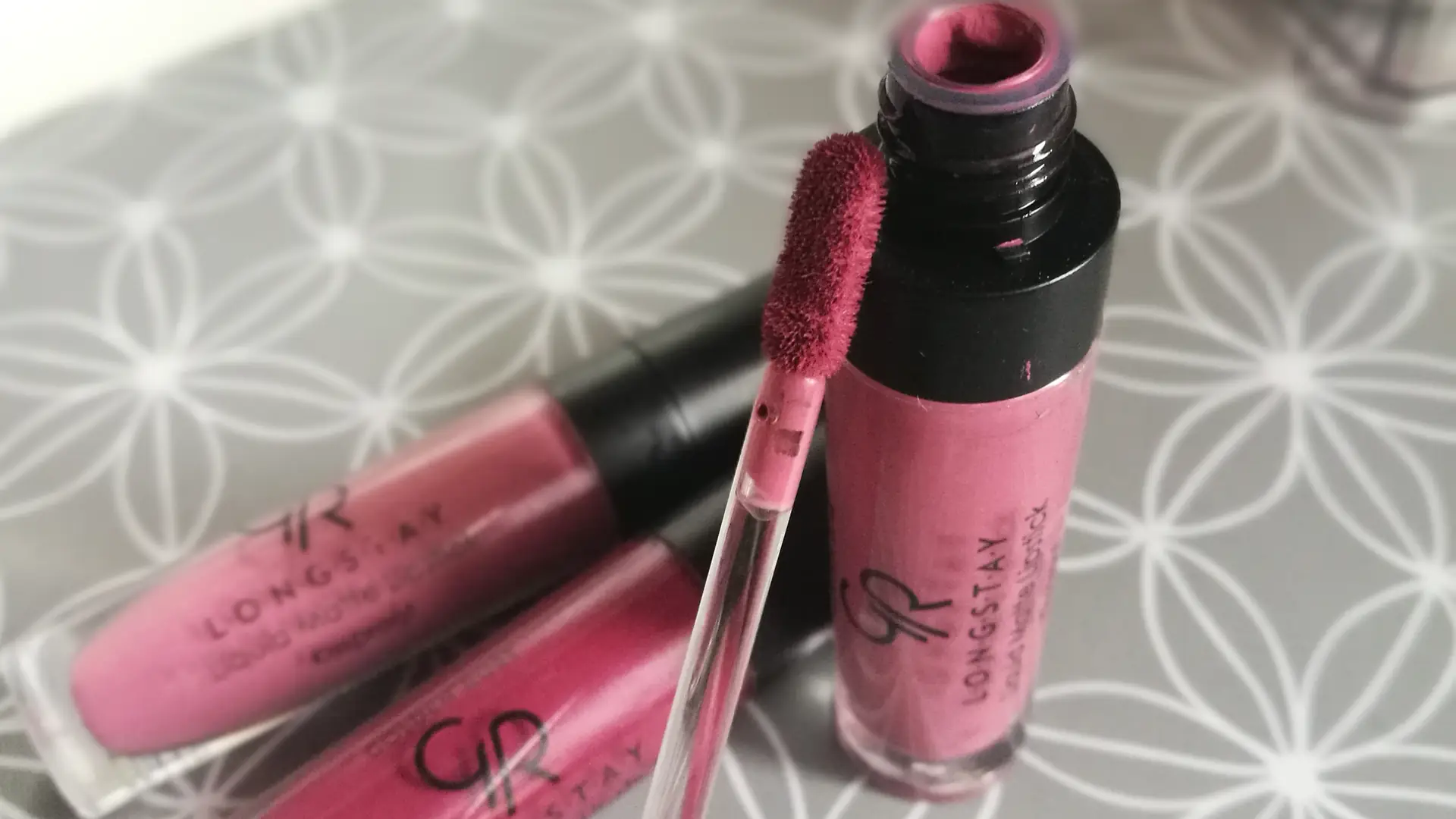 Golden Rose Longstay Liquid Matte: najtrwalsza pomadka na rynku za 20 zł [nasz test]