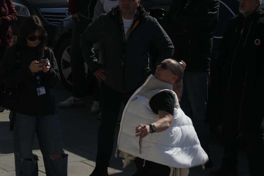 Jajima na zgradu Skupštine Srbije