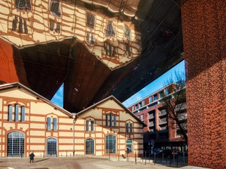 Aktorzy Kantora uczcili pamięć reżysera w rocznicę jego śmierci. 'Żywe pomniki' w Cricotece