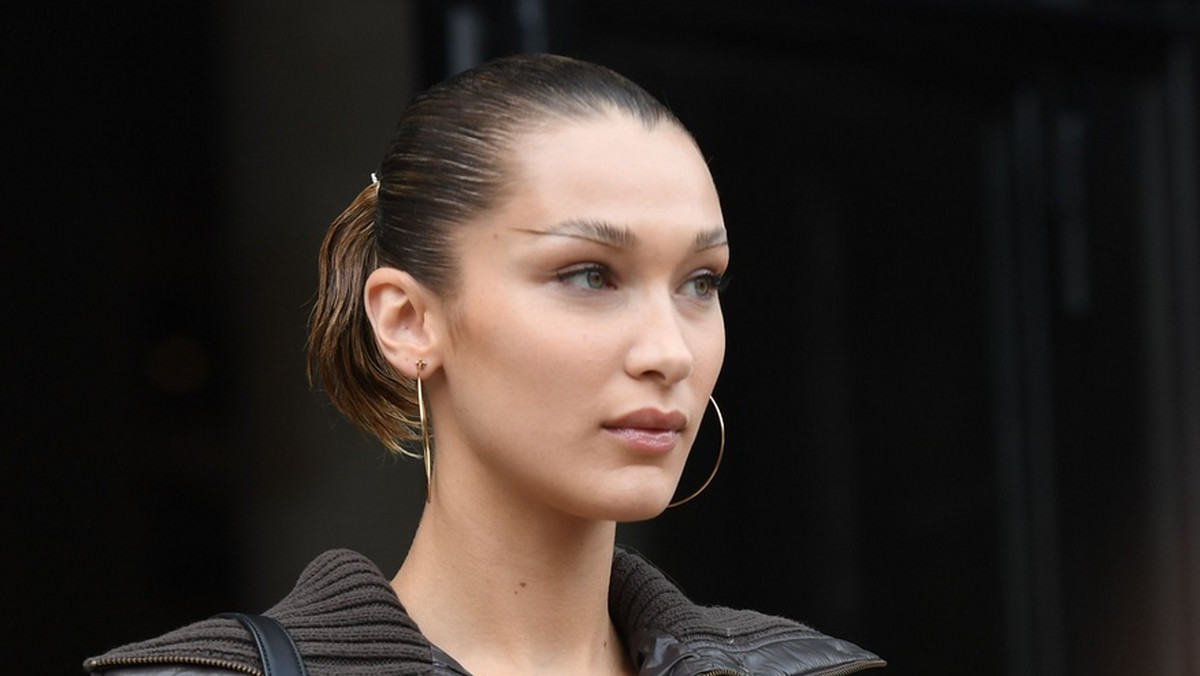 Bella Hadid w kurtce w kratę