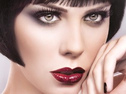 W stylu grunge: najmodniejszy makijaż nadchodzącej jesieni