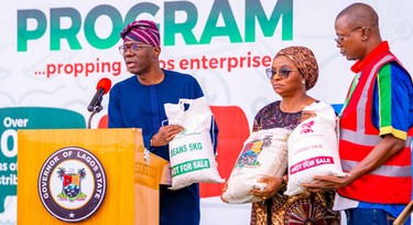 Lagos distributes food boxes to 20,000 Christian, Muslim residents